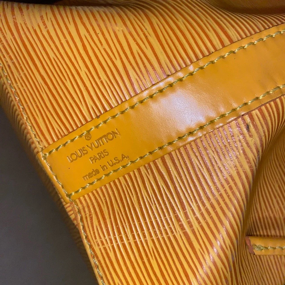 Authentic Louis Vuitton Noe Epi MM bag in canary colour - Picture 3 of 16